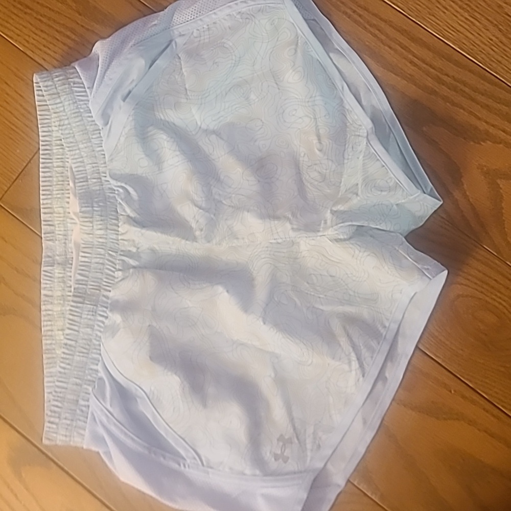 New Under armour heat gear womens shorts